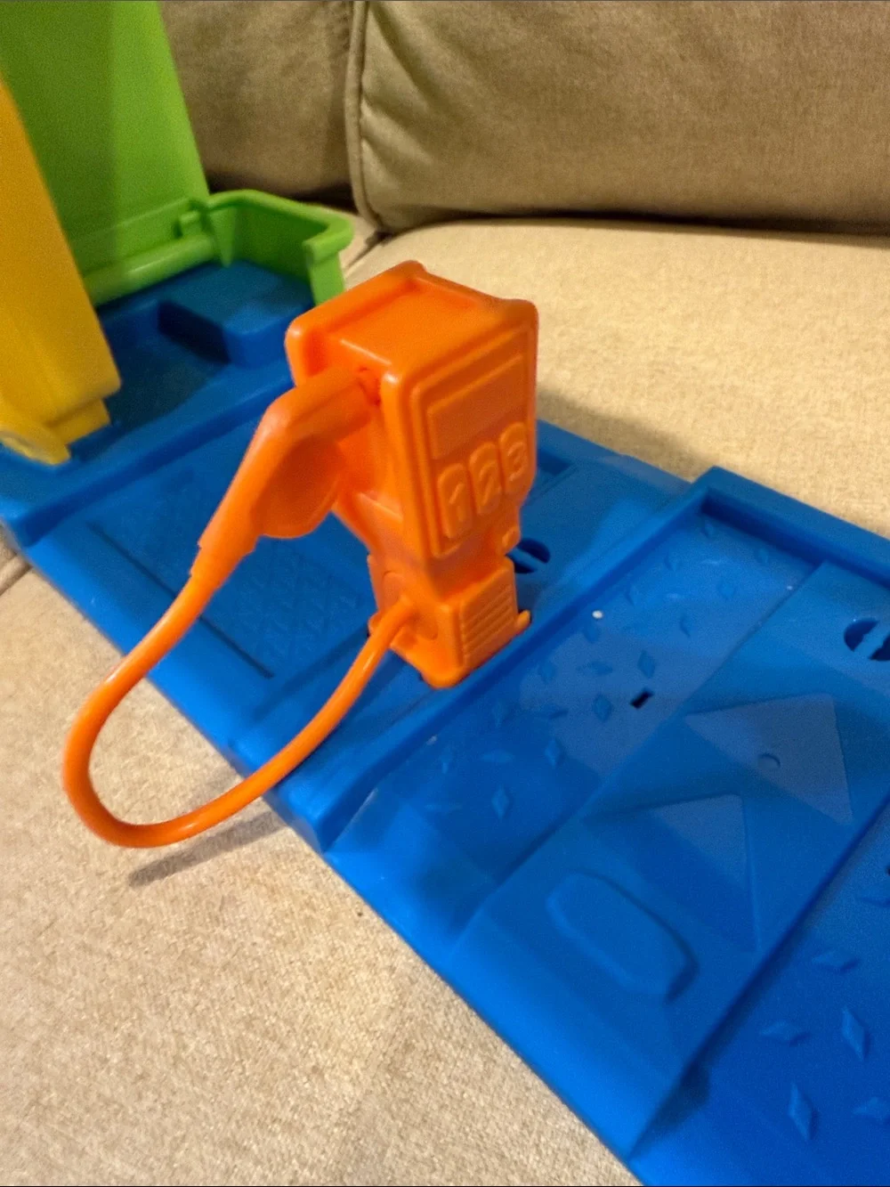 Fisher Price Little People Light Up Learning Garage Playset